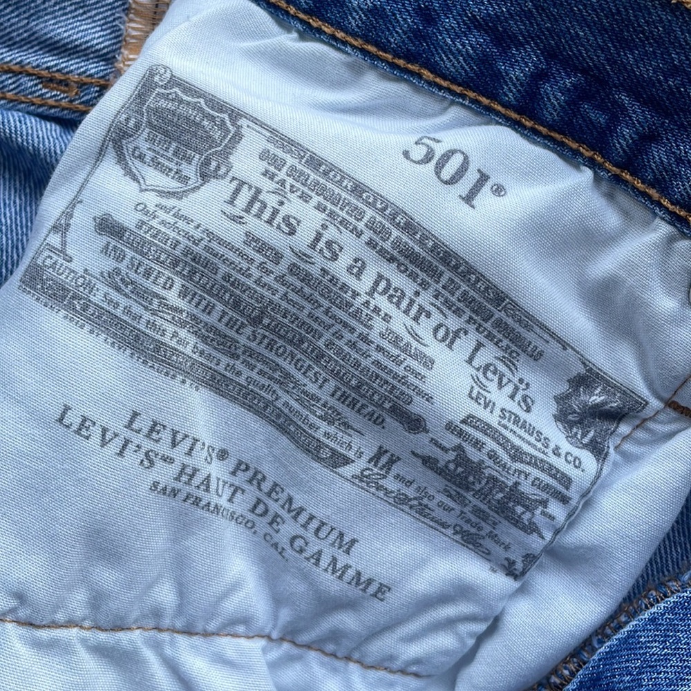 Levis Jeans Denim Button Fly Cut off Distressed Size 30 501 Shorts - Picture 4 of 9